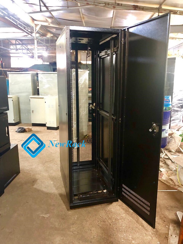 Tủ mạng 42U New Rack cánh lưới